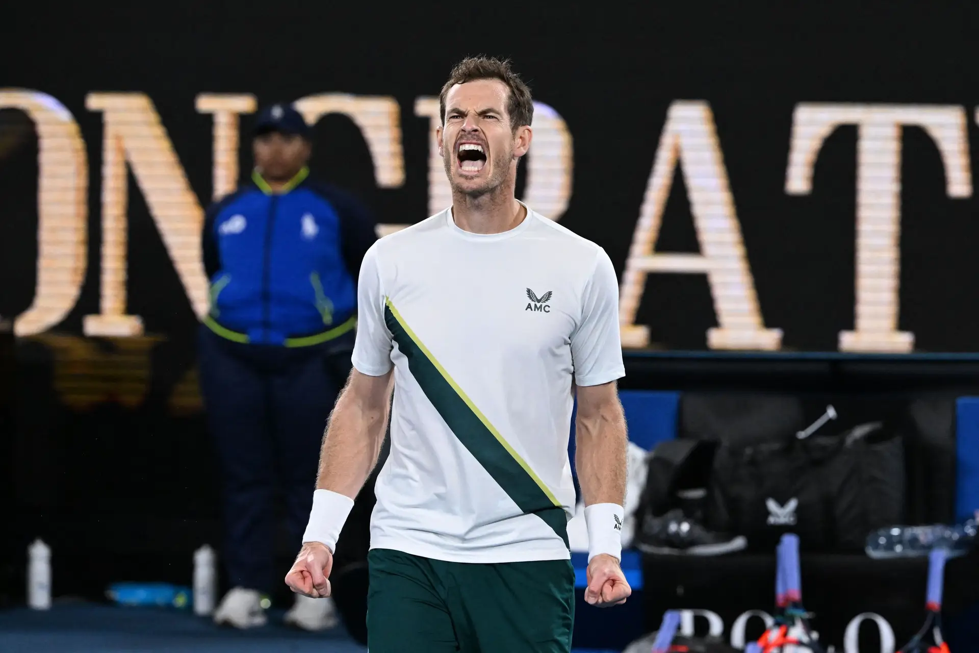Andy Murray, o maratonista de anca de metal: escocês vence duelo de quase 6 horas no Open da Austrália, que terminou às 4h da manhã
