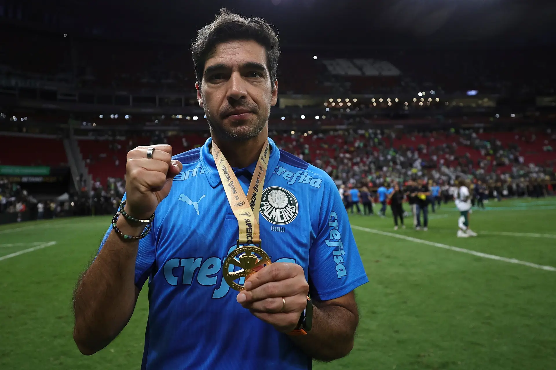 Palmeiras, de Abel, conquista Supertaça brasileira ao bater Flamengo, de Vítor Pereira