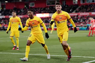 Pedri e Ansu Fati festejam o golo do médio contra o Girona