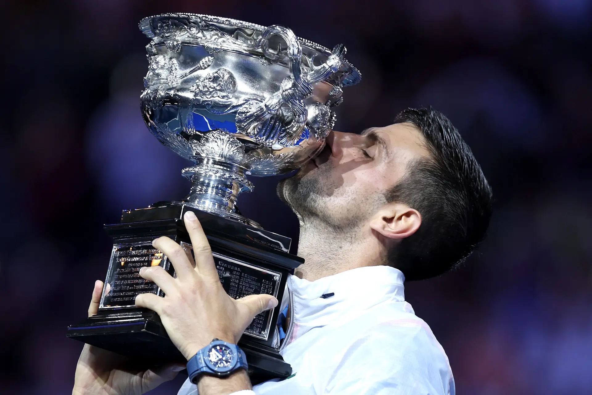 A facilidade do extraordinário para Djokovic: sérvio derrota Tsitsipas, vence o Open da Austrália e iguala Nadal com 22 'majors'