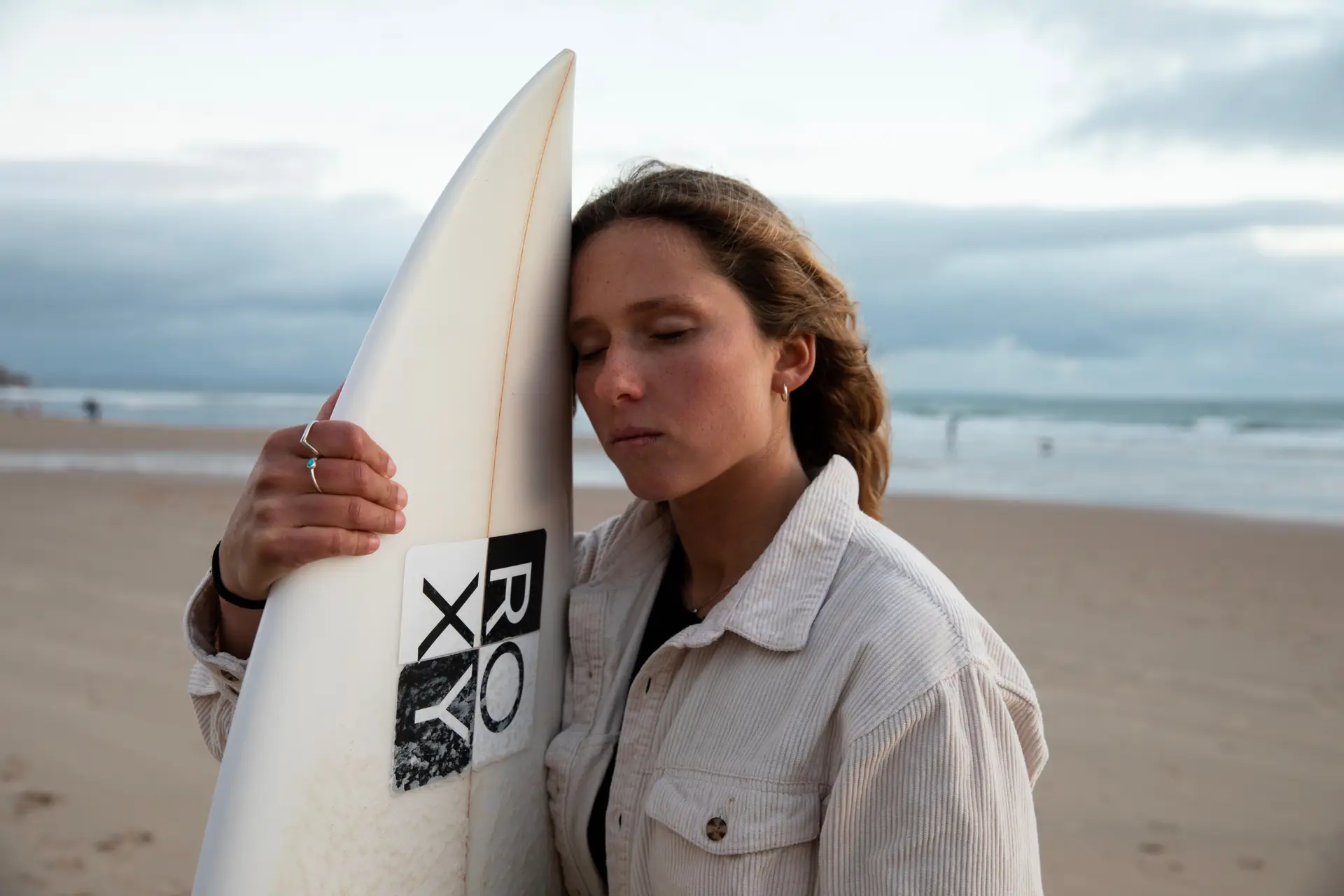 Francisca Veselko tem 18 anos, é campeã nacional de surf e agora