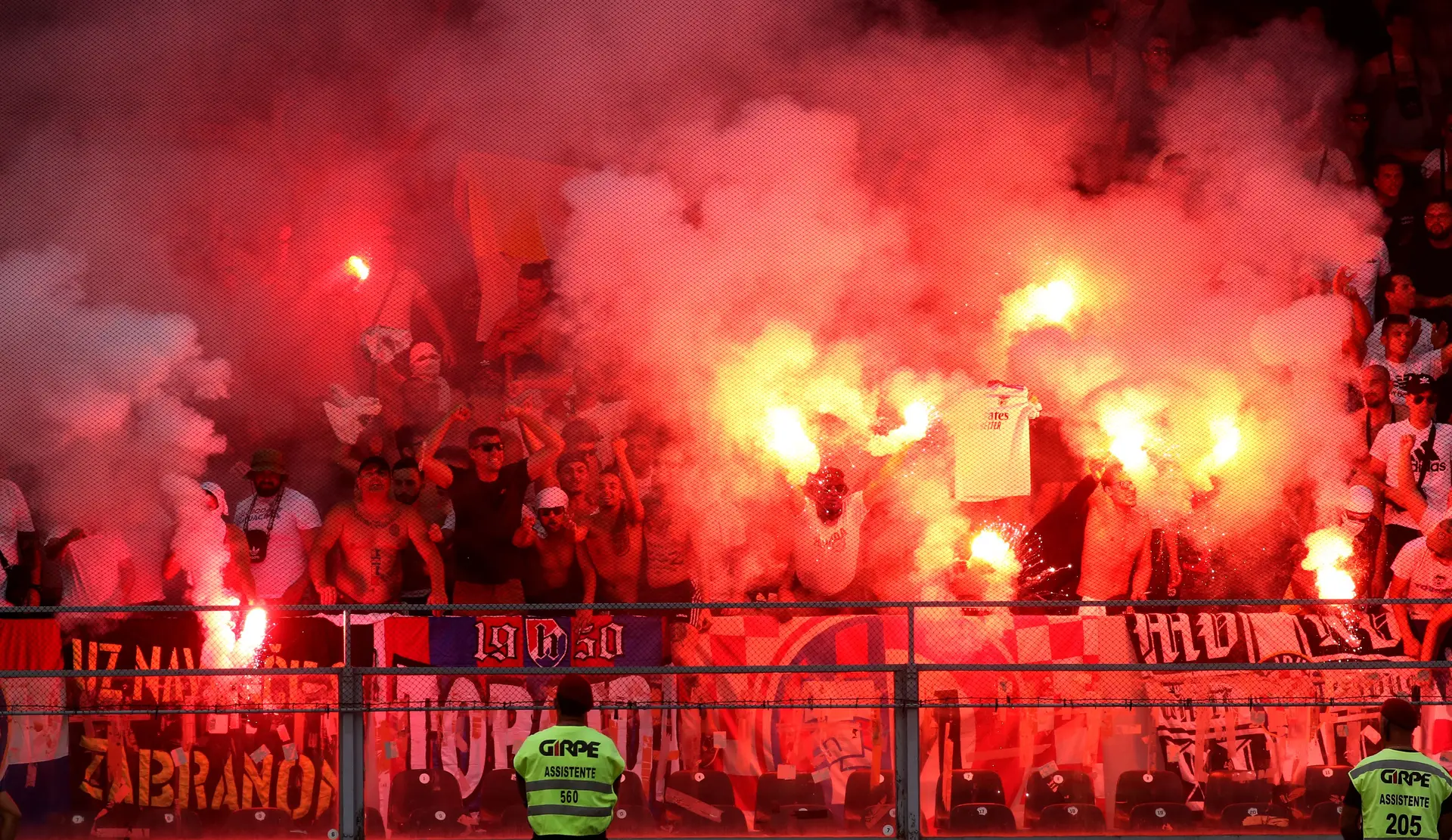 PSP detém 28 ultras do Benfica e do Sporting suspeitos de agressões e roubos