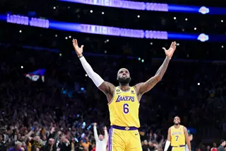 “Lendário”, “ninguém o vai ultrapassar”, “o melhor de todos os tempos”: a NBA reage ao novo recorde de LeBron James