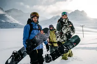 No meio de neve, tempestades e risco de avalanche, eis o que se sente quando se tem a responsabilidade pela segurança dos amigos