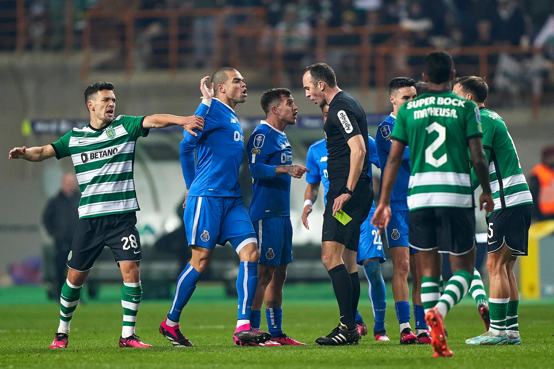 Visão  Hjulmand é o segundo jogador mais caro de sempre do Sporting