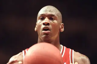 Jordan faz 60 anos. “Fui ao balneário dos Bulls. Estavam lá 50 jornalistas, todos em cima do Michael Jordan, só via a careca dele a brilhar”