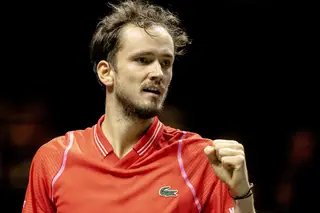 Daniil Medvedev derrota Jannik Sinner e volta aos títulos no ATP 500 de Roterdão