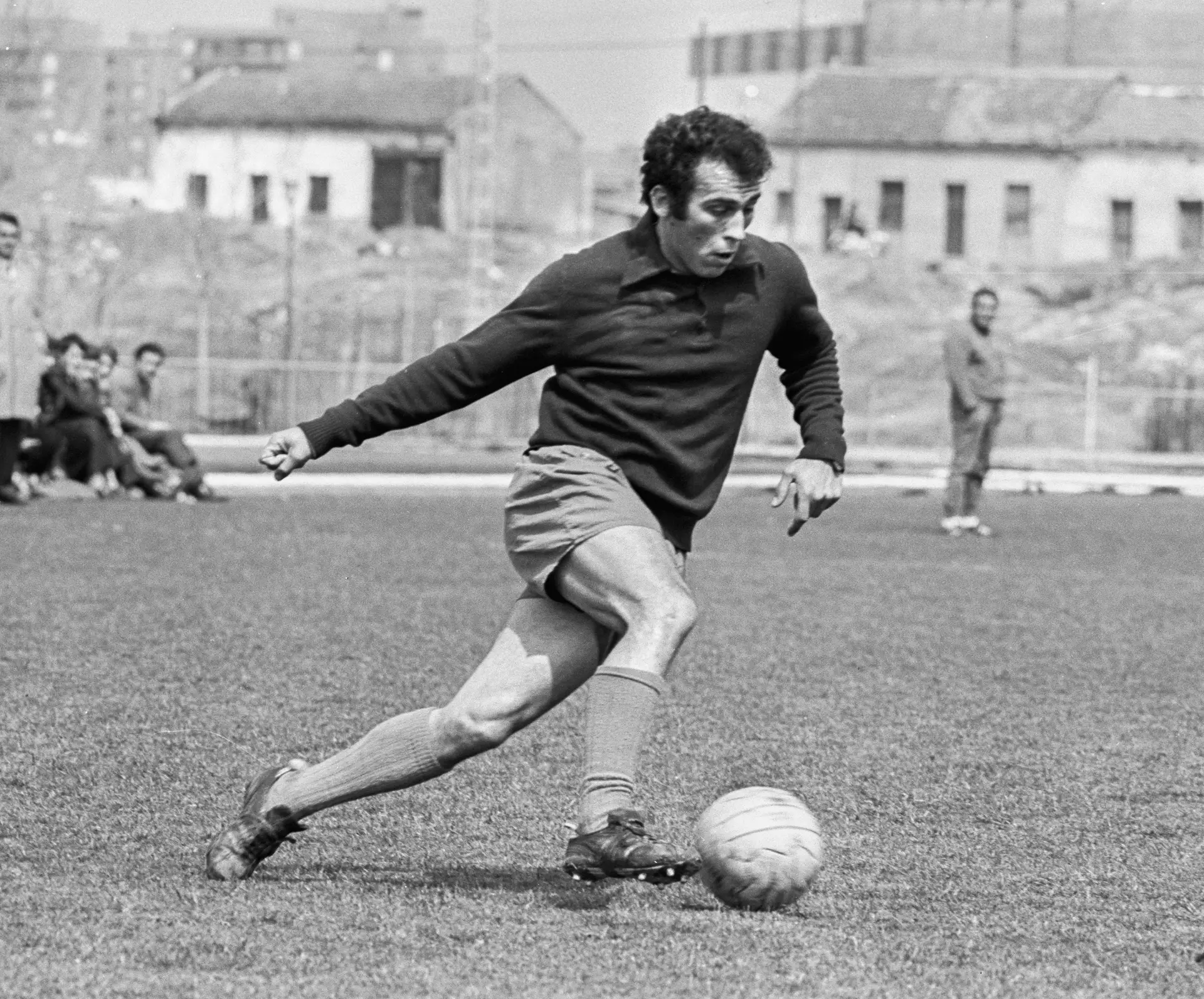 Morreu o feiticeiro Amancio Amaro, um dos melhores jogadores espanhóis dos anos 60, campeão da Europa e lenda do Real Madrid