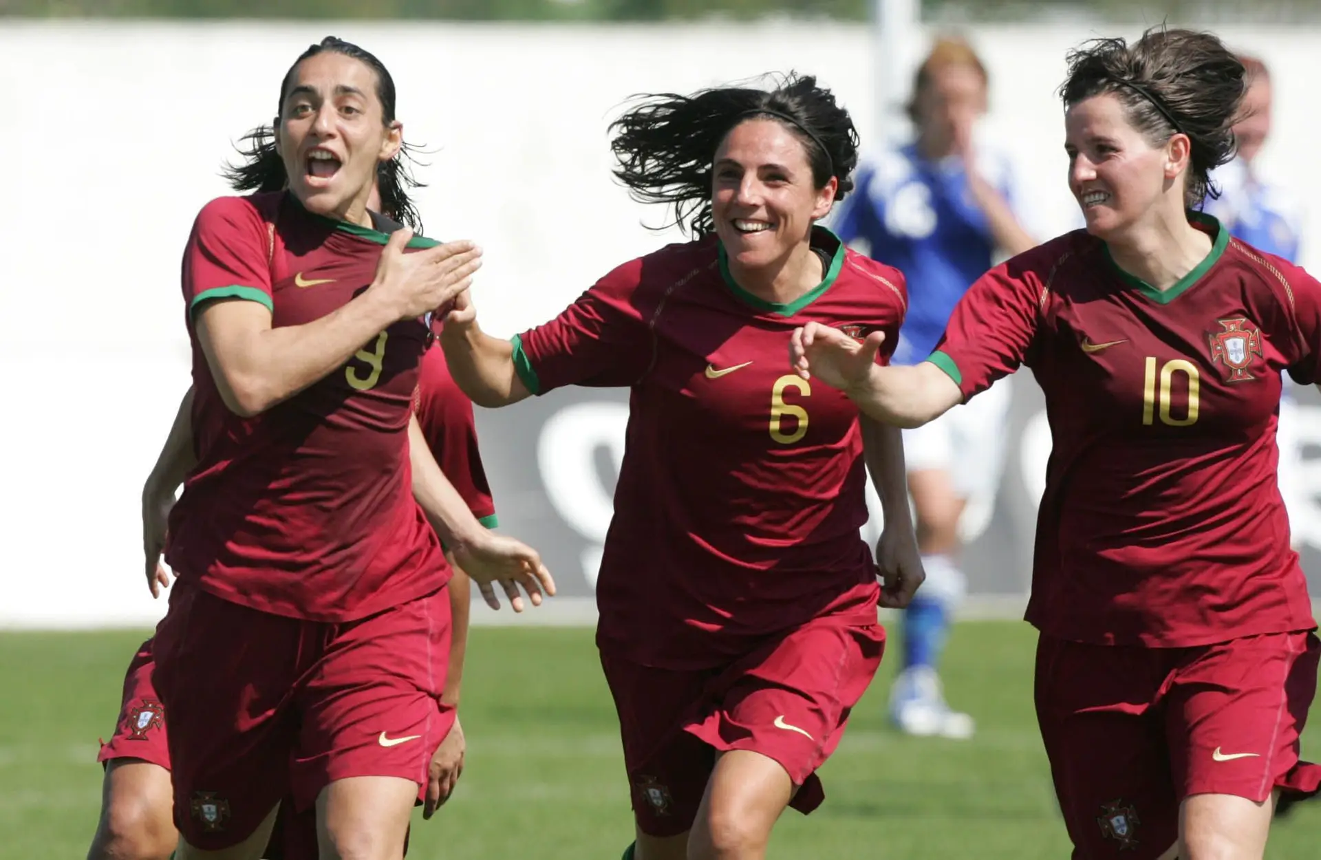 “Treinávamos e jogávamos em pelado. Era muito amor ao futebol”: uma viagem até ao apuramento para o Mundial feminino de 1999