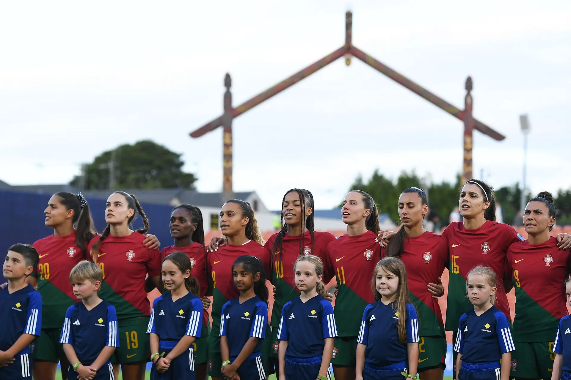 Portugal jogo 'play-off' do Mundial 2023 feminino em Vizela e Paços de  Ferreira —