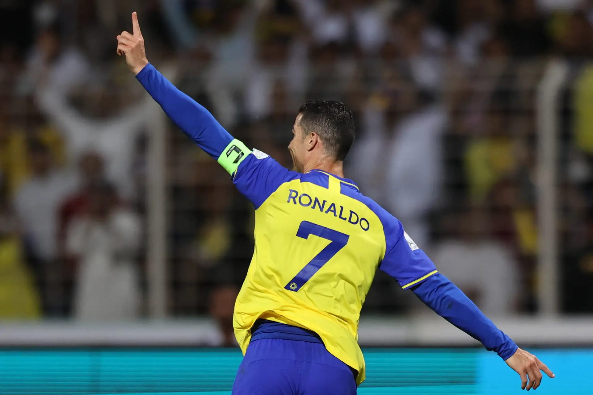 Cristiano Ronaldo marca 3 vezes na Arábia Saudita e chega a 8