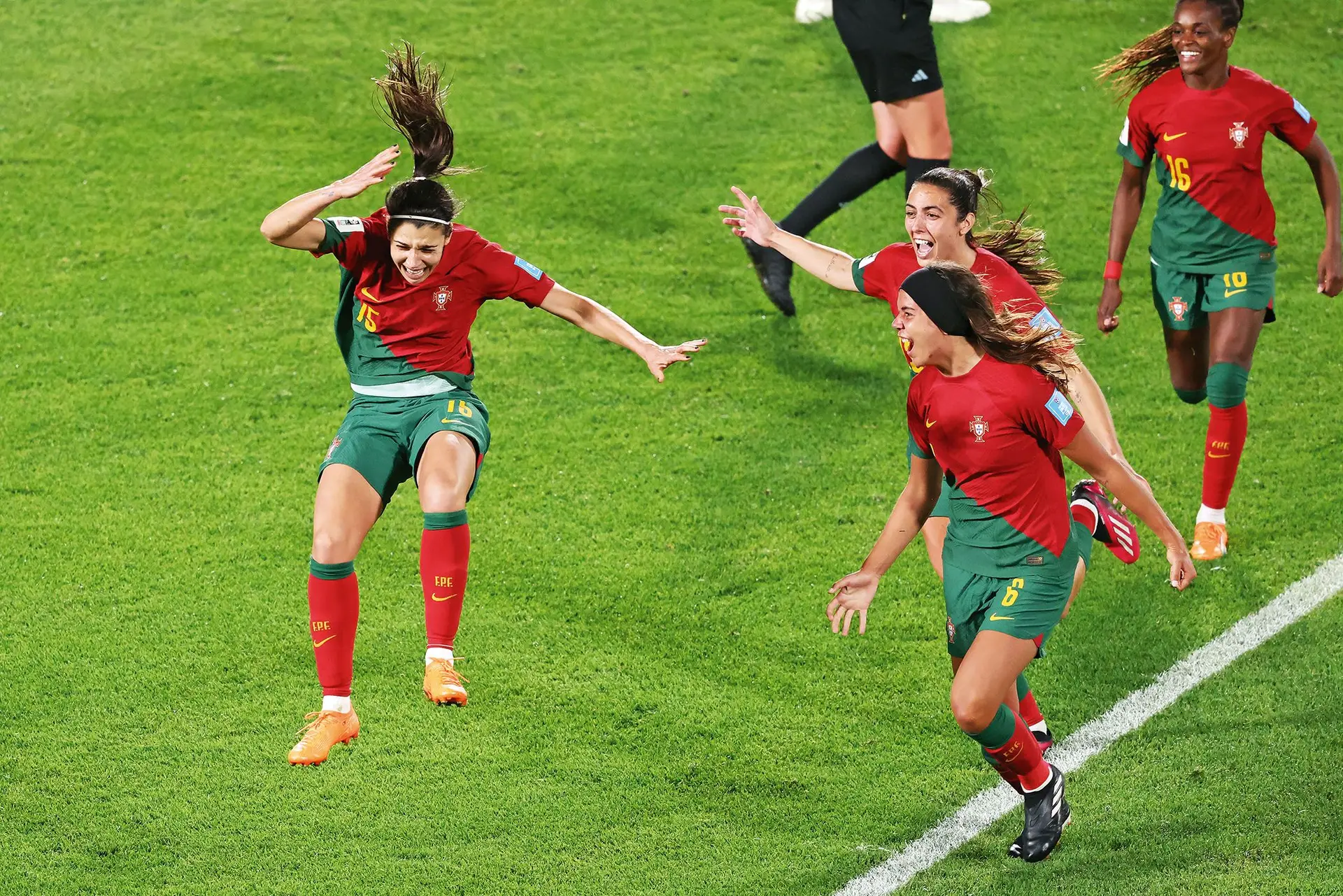 Futebol feminino: Portugal derrotado pelos Estados Unidos no primeiro de  dois jogos