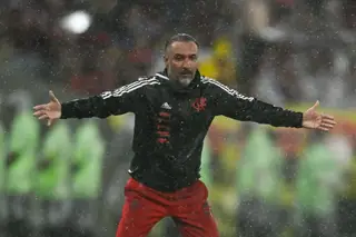 Vítor Pereira perdeu a Supertaça da América do Sul nos penáltis. E logo nas barbas dos adeptos, no Maracanã