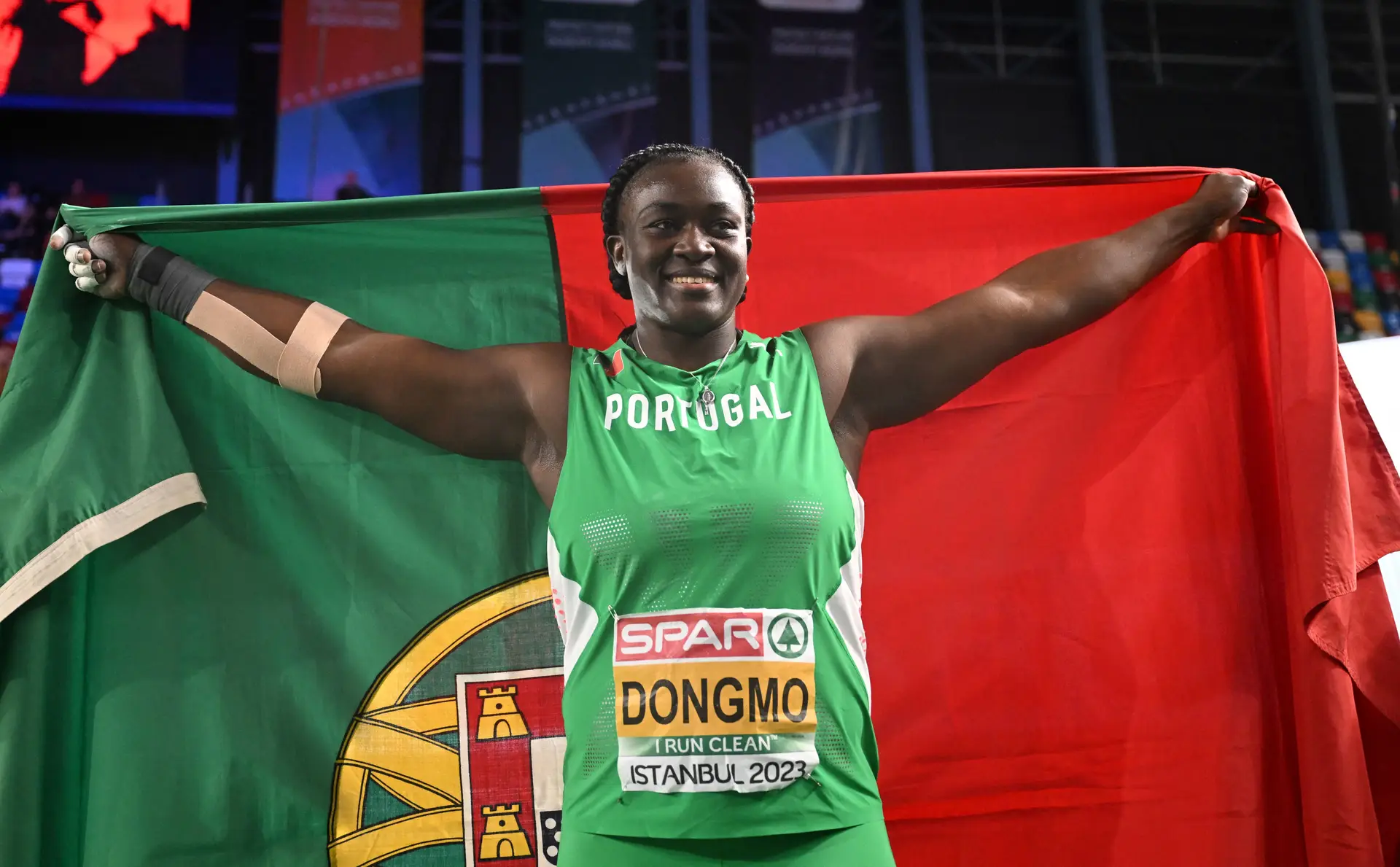 Auriol Dongmo ganha o ouro nos Europeus de pista coberta e revalida título de 2021