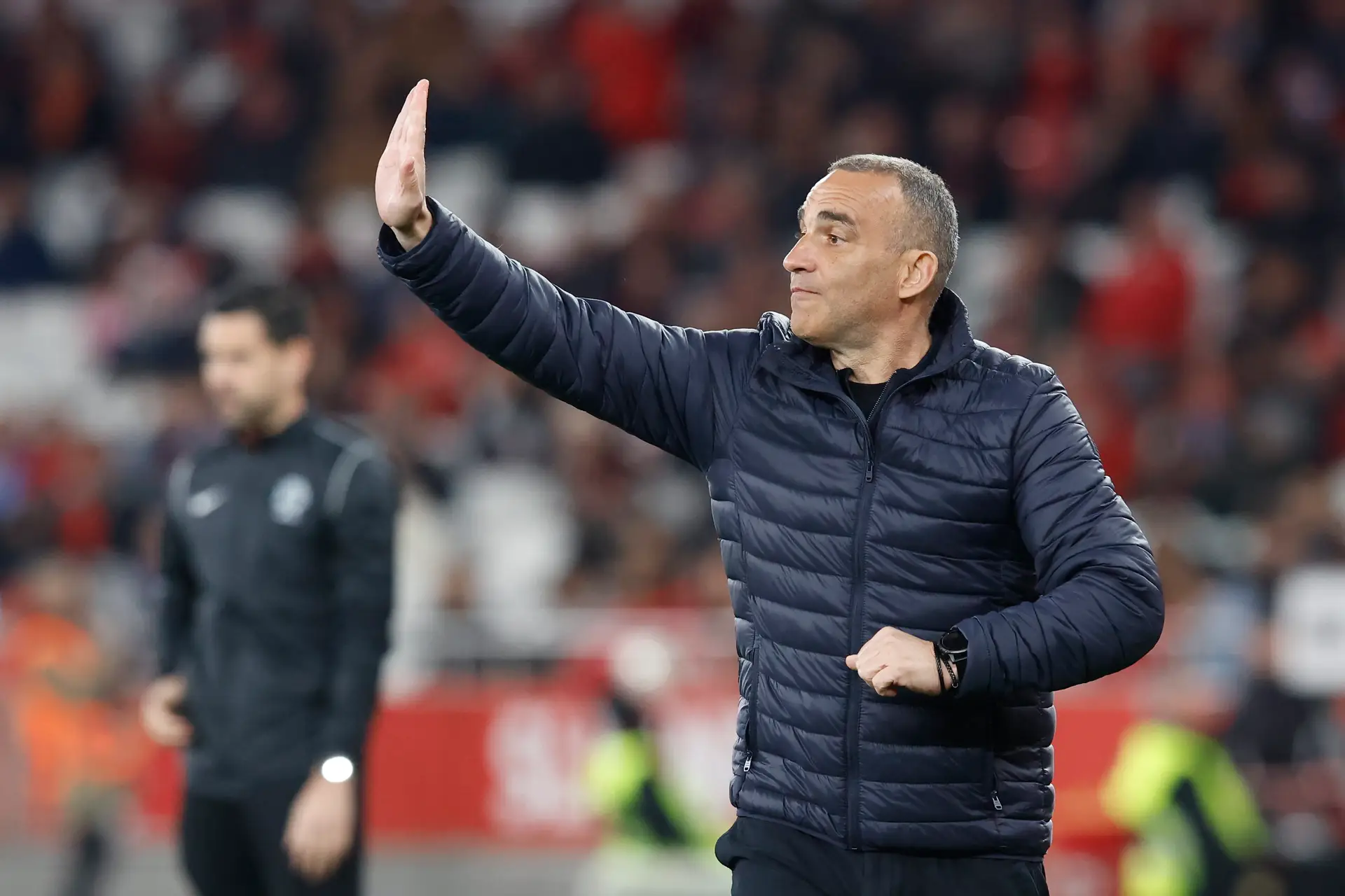João Pedro Sousa: “Não conseguimos passar a primeira linha de pressão do Benfica. Perdemos muitas bolas no centro do jogo, ficámos curtos”