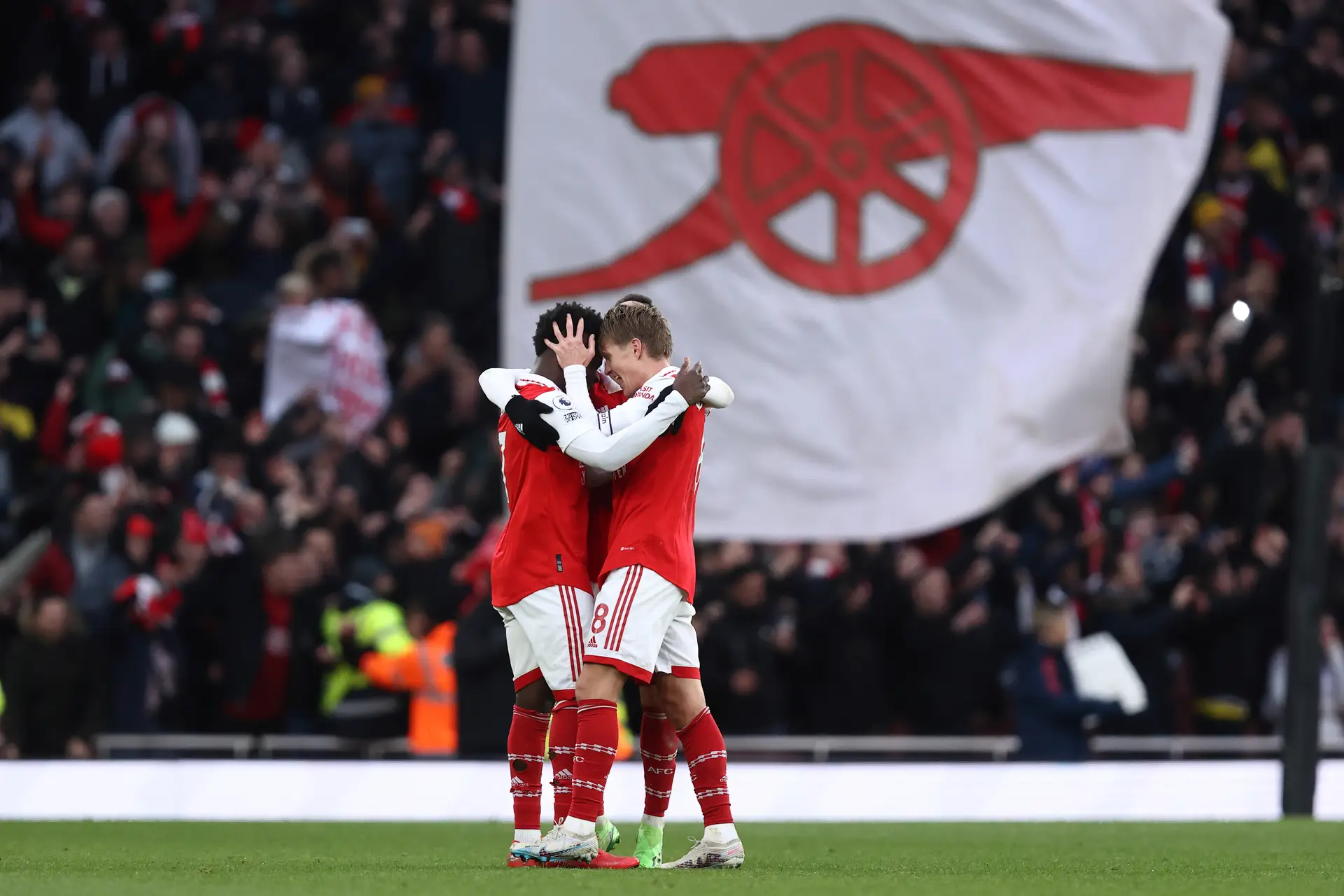 Futebol: Arsenal aumentou vantagem na liderança da Premier League