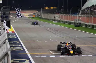Em dia de show de Alonso, Verstappen e Red Bull dominam o GP do Bahrain