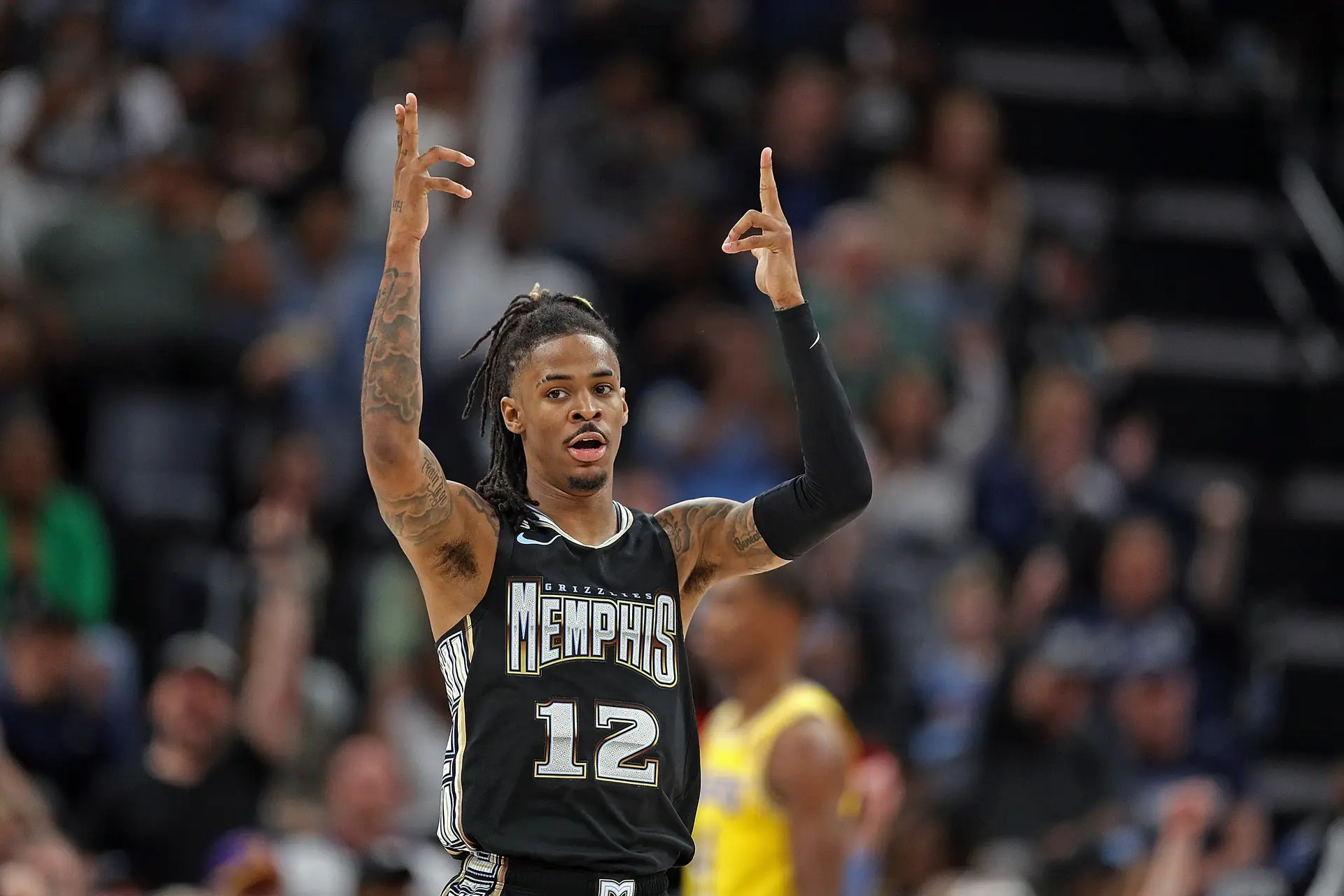 Ja Morant é suspenso pela NBA após exibir arma de fogo em rede