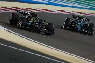 Ainda a ressaca do GP do Bahrain: Hamilton diz que a Mercedes não o ouviu, chefe de equipa da Aston Martin não quer “guerras de palavras”