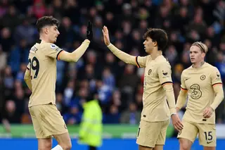 Enzo assistiu, João Félix teve um golo anulado e uma bola no poste e o Chelsea venceu fora pela primeira vez desde outubro