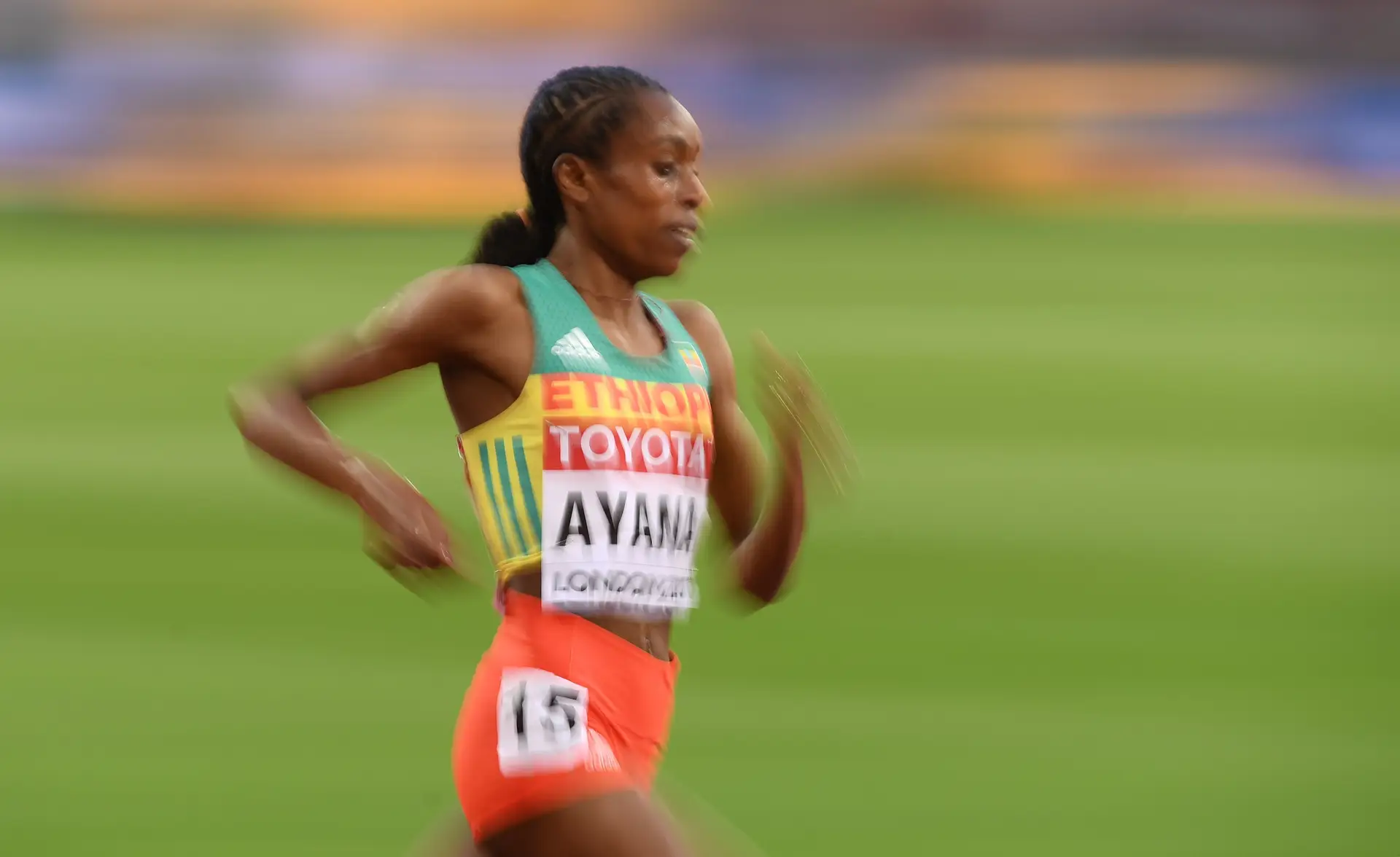 Etíopes Nibret Melak e Almaz Ayana vencem meia maratona de Lisboa