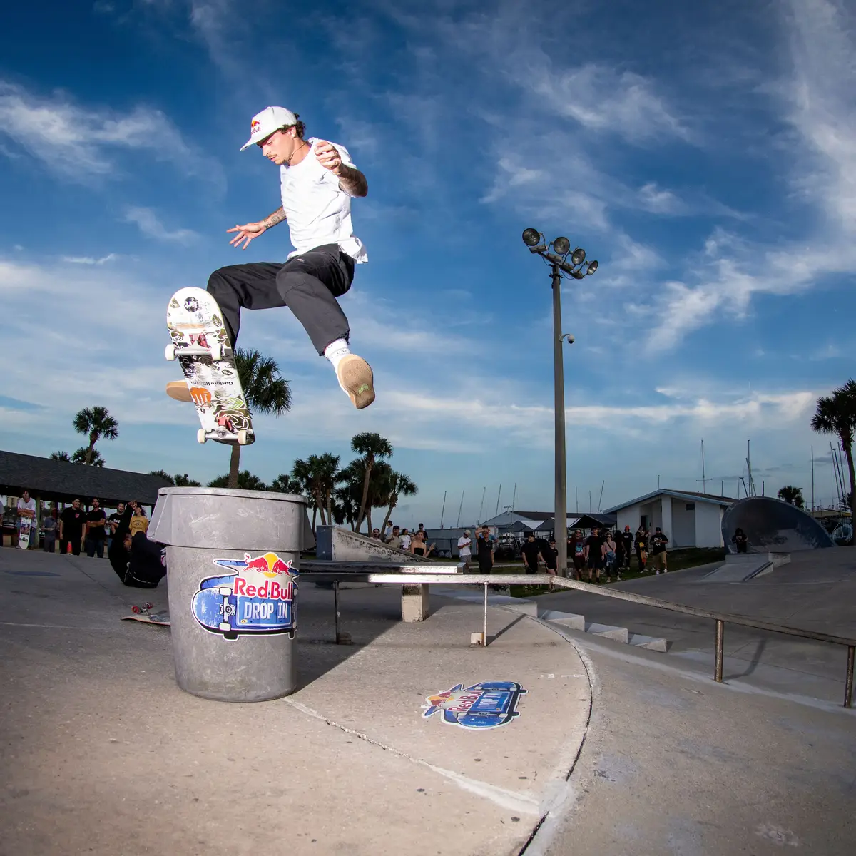 Conheça a dupla do skate park que é esperança de medalha do