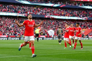 Não encomendar as faixas do Benfica, não vá o diabo tecê-las