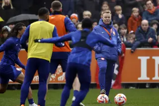 Infeção viral tira cinco jogadores aos Países Baixos para o duelo com França