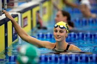 Aí está um novo prodígio na natação: Summer McIntosh tem 16 anos e bateu o recorde mundial dos 400 metros livres