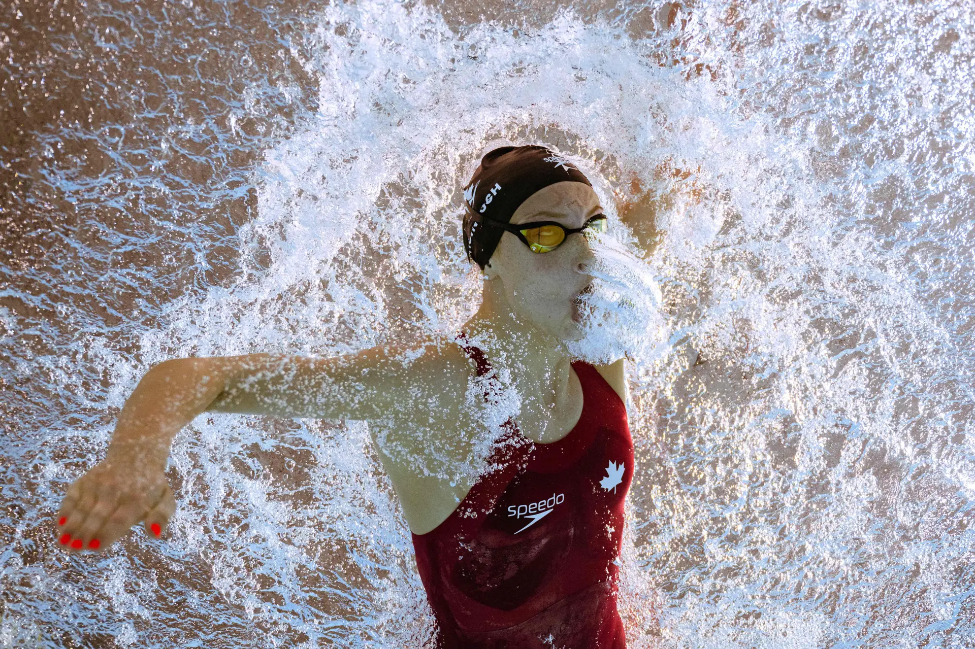 Filha de nadadora sabe nadar. E Summer McIntosh é a próxima fenomenal mulher das piscinas