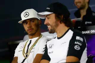 “O Lewis tem pouca memória, está a ficar velho”: Alonso, Hamilton e mais um capítulo do azedume eterno inaugurado em 2007
