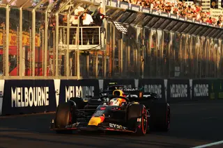 Drama, bandeiras vermelhas e infortúnios: o GP da Austrália foi um caldeirão de emoções e quem o ganhou foi Max Verstappen