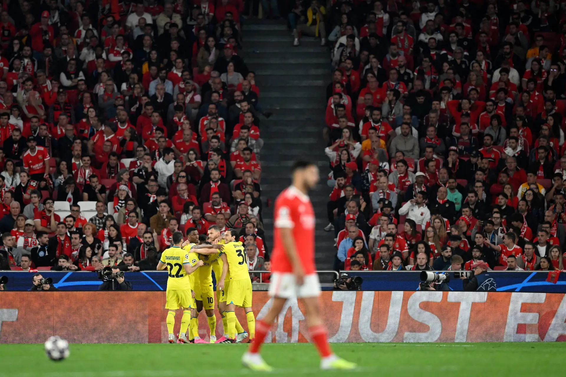 Benfica esteve a vencer por 3-0 e acaba por empatar com Inter