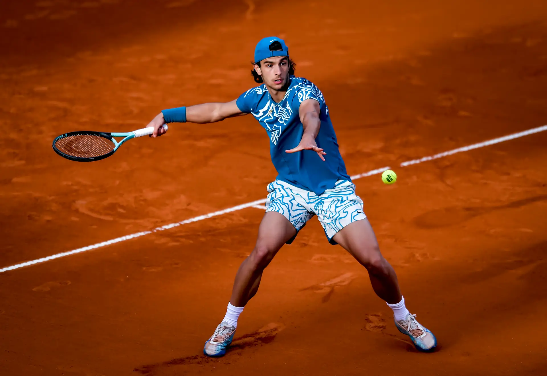 6-0, 6-0 e 6-0. Cuidado com Lorenzo Musetti, ele ganhou os seus últimos três sets a zero