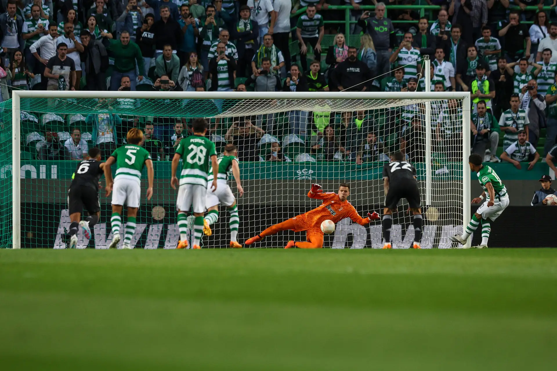 O Sporting jogou o mesmo jogo duas vezes. E sem estrelinha