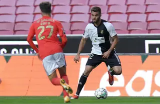 O lateral algarvio este no Farense de 2018 a 2021