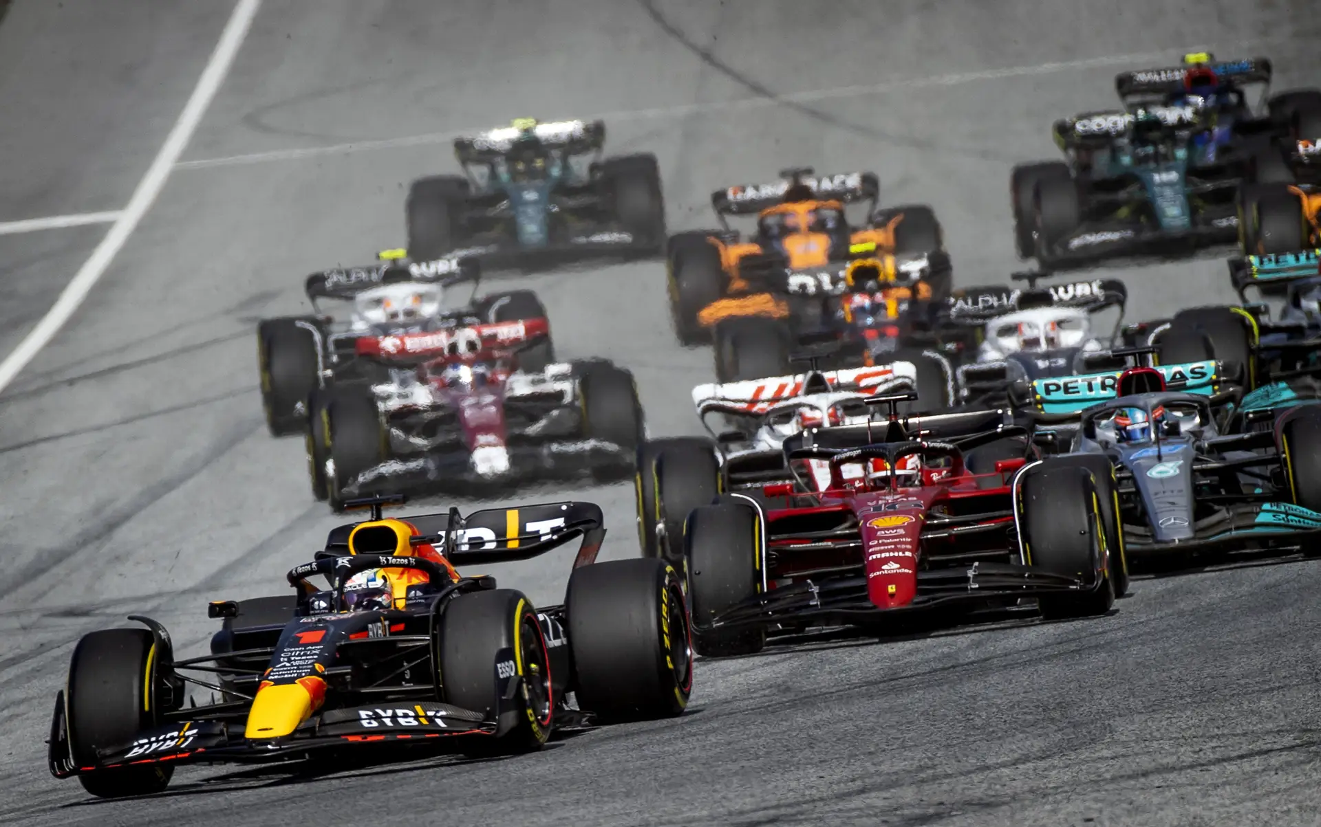 A Fórmula 1 vai mudar outra vez. Confuso? Estas são as novidades já para o GP Baku deste fim de semana