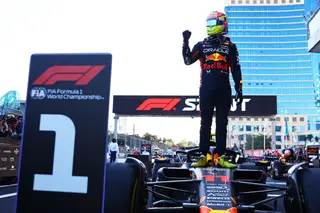 Sergio Pérez vence corrida de sprint do GP Azerbaijão