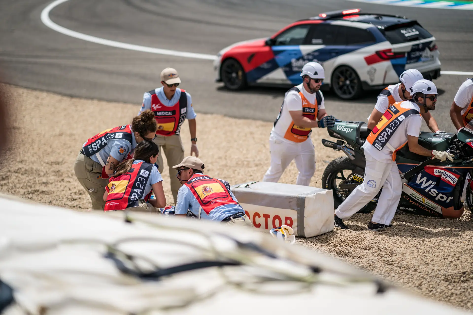 Miguel Oliveira fratura omoplata em queda no MotoGP do Qatar - SIC