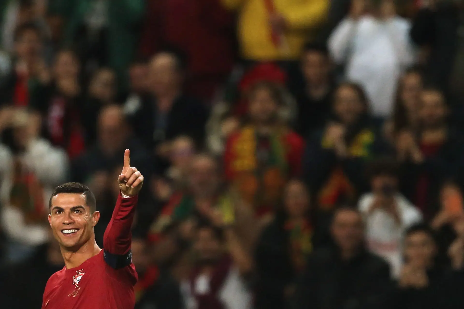 A 197.ª vez de Cristiano Ronaldo com a camisola de Portugal traz novo  recorde: é o jogador mais internacional de sempre