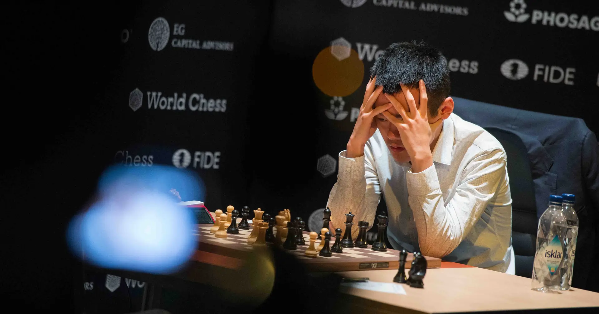 Pela primeira vez, campeão mundial de xadrez é chinês – DW – 30/04