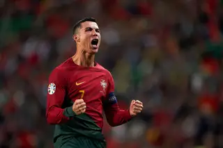 No jogo 200 por Portugal, CR7 decide aos 45 do 2º tempo; assista