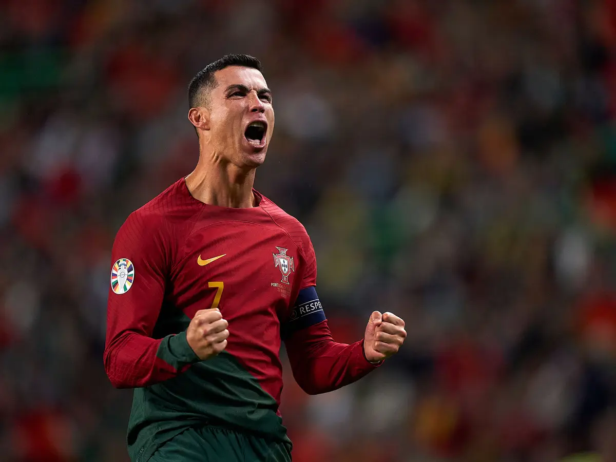 A 197.ª vez de Cristiano Ronaldo com a camisola de Portugal traz novo  recorde: é o jogador mais internacional de sempre