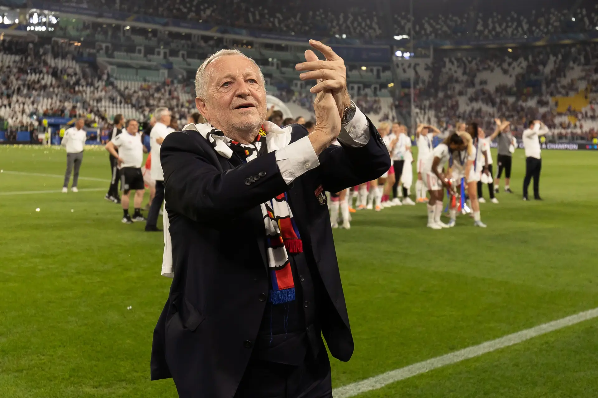 A partir de hoje não há mais Aulas: 36 anos depois, histórico presidente do Lyon entrega a pasta a John Textor