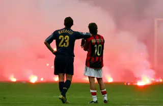 ‘A’ foto de Rui Costa e Materazzi foi tirada há 18 anos. Só Stefano os viu a admirarem o caos