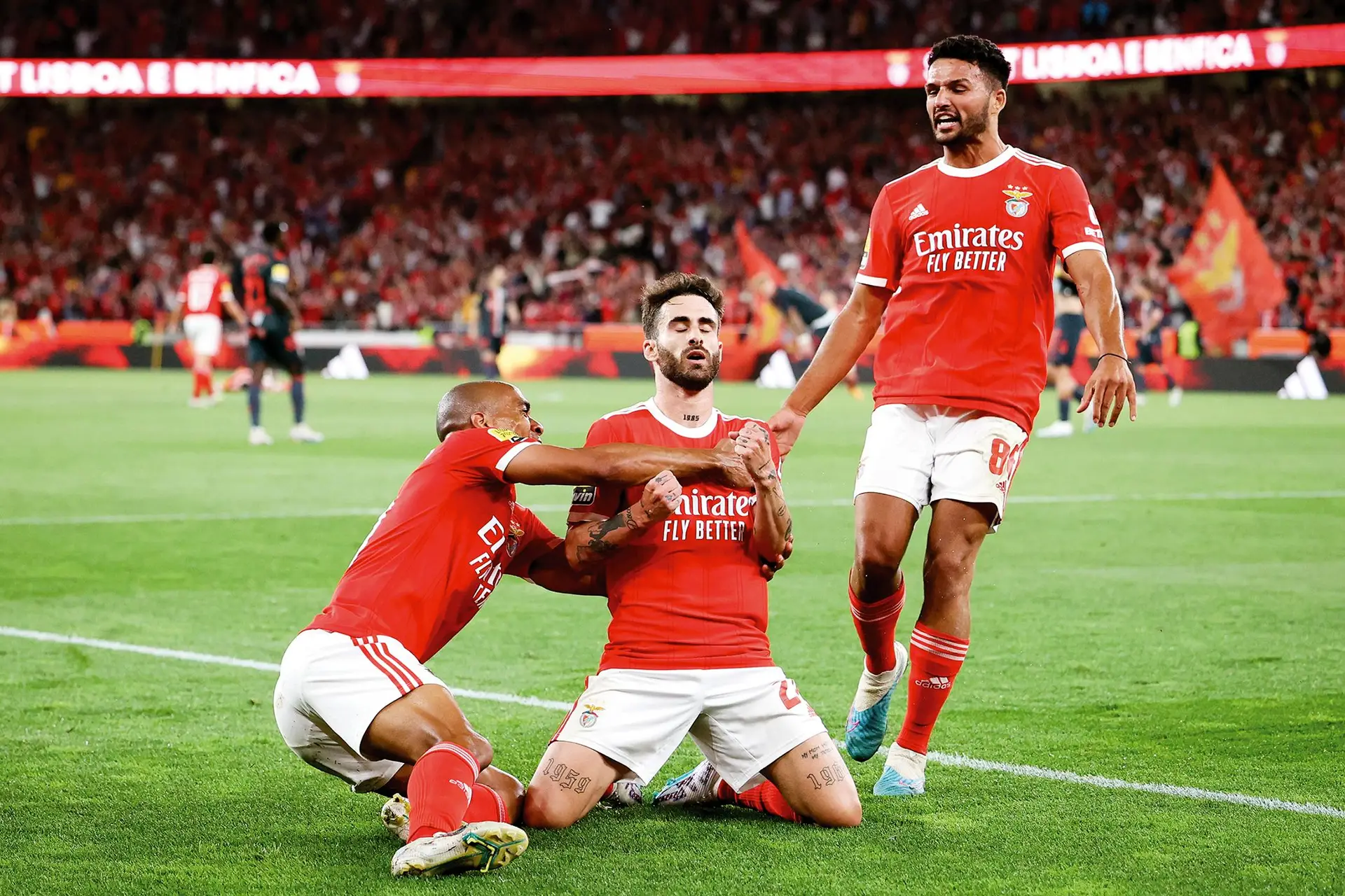 De Sven-Göran a Roger cabe uma viagem a Portimão do Benfica