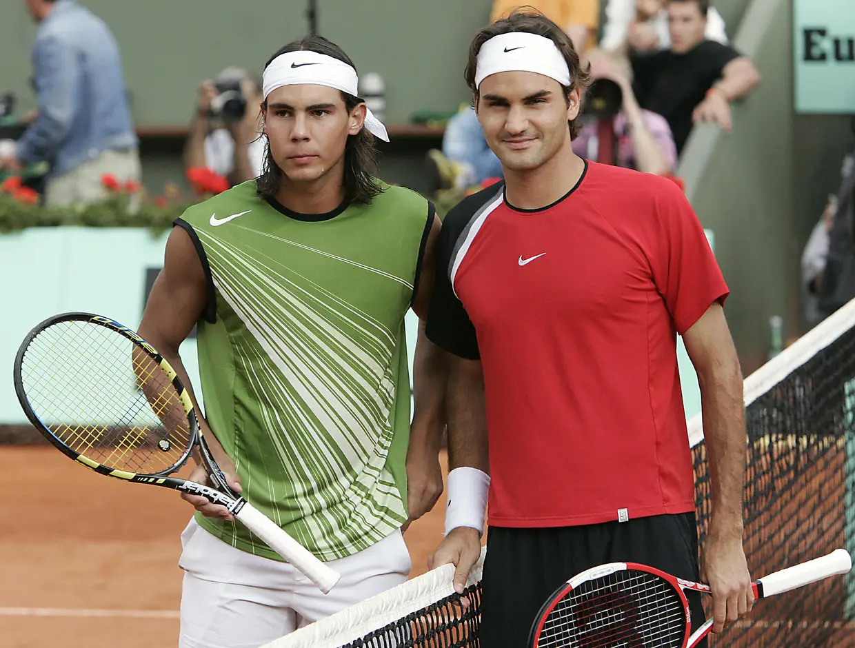 Nadal e Federer, antes do seu primeiro embate em Roland-Garros, nas meias-finais de 2005