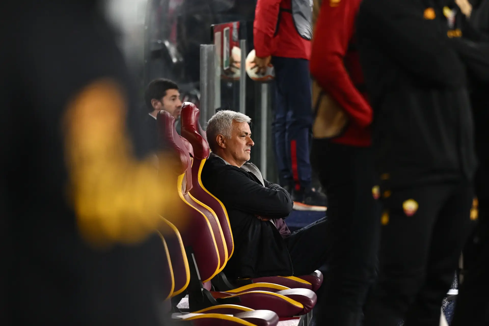 Gestão das eliminatórias, união de grupo, empatia com adeptos carentes de êxitos: eis a Roma europeia de José Mourinho