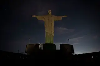 Durante uma hora, o Cristo Redentor apagou-se e ficou negro no Rio de Janeiro por Vinícius Jr. e os ataques racistas que sofreu