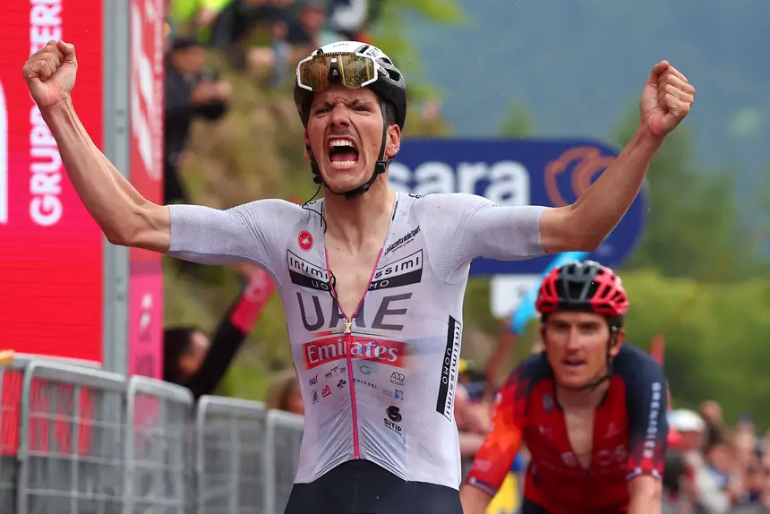 Giro: João Almeida vence juventude, a quarta classificação